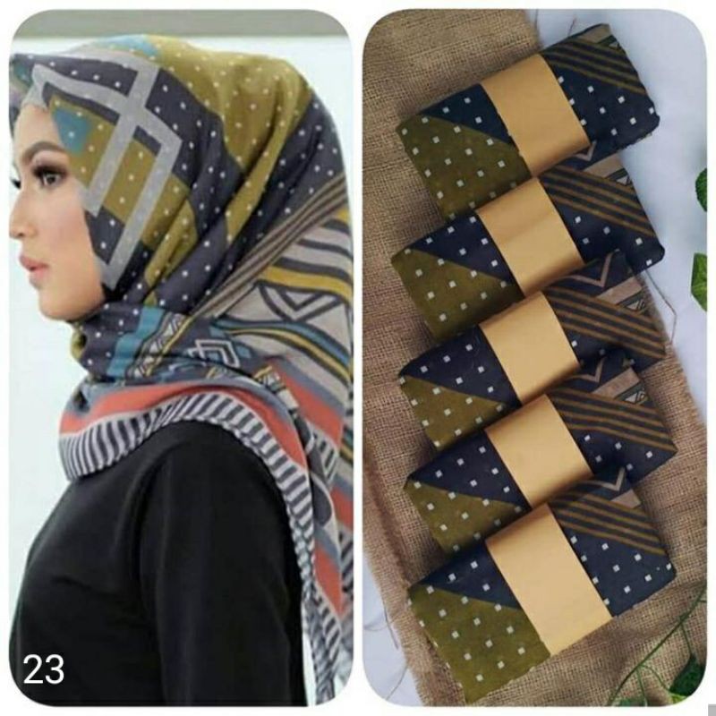 Hijab Segi Empat Deenay Kw Motif Bueno Print Scarf Hijau Tua