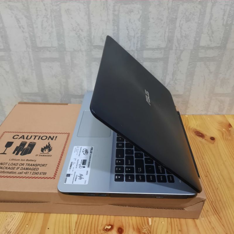 Laptop Asus X455LF/A455L Core i3-5005U Ram 4Gb/500Gb Doblevga Nvdia Geforce 930M dedicated 2Gb  Windows 10 layar 14 inch