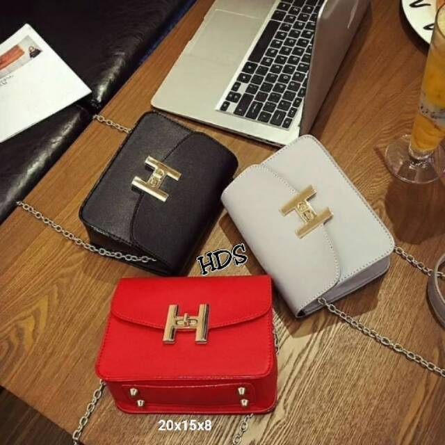 TAS SELEMPANG RANTAI WANITA ELEGANT IMPORT BATAM CODE1028
