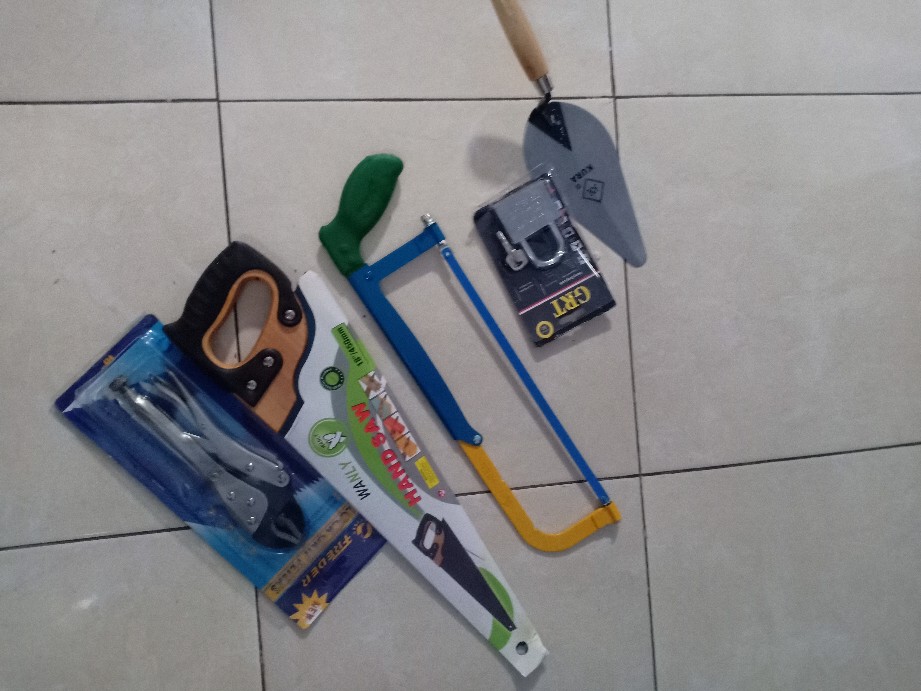 Gergaji Kayu Lapis Karet 18