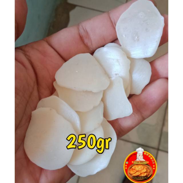 

KERUPUK UDANG SPESIAL PUTIH MENTAH MURAH 250GR