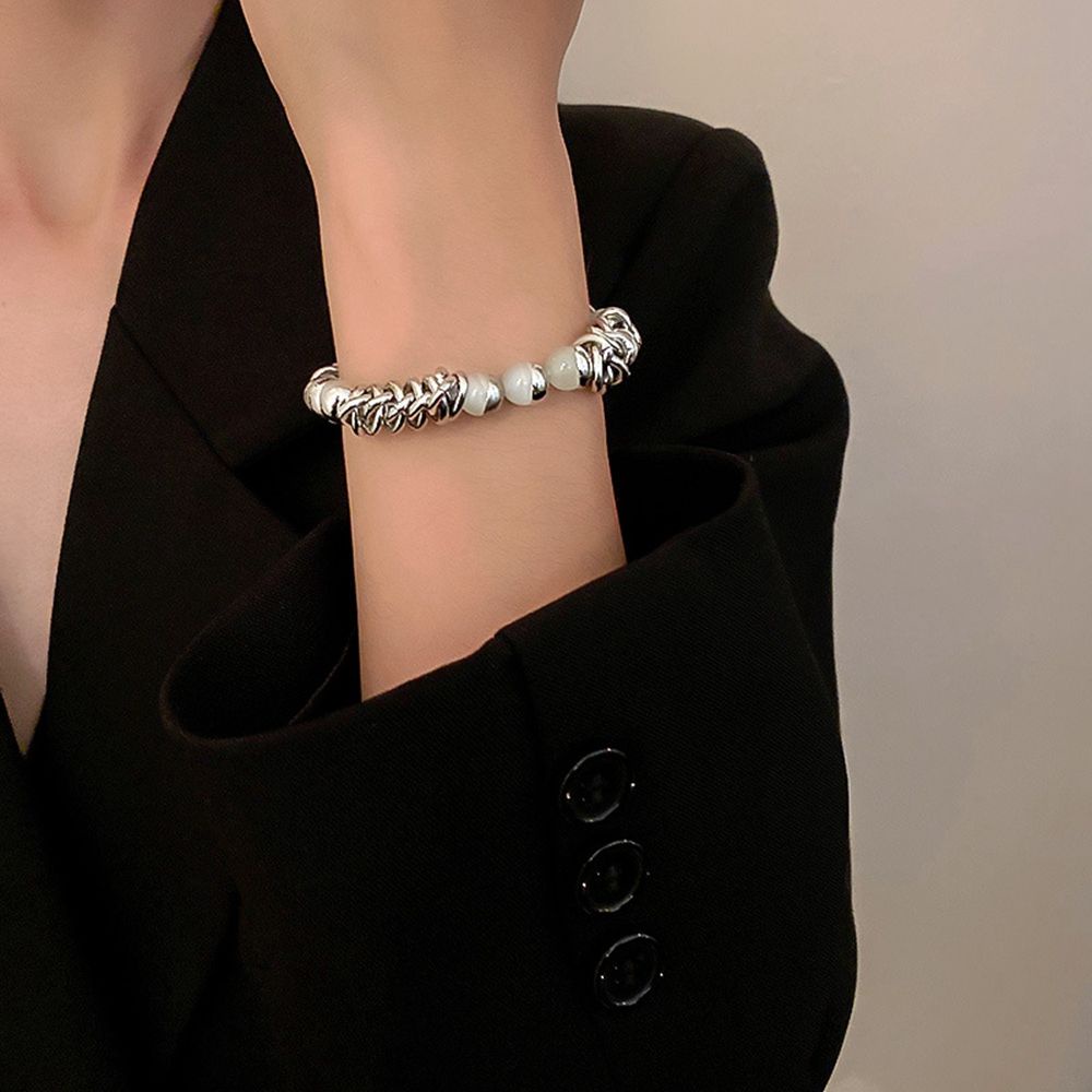 Kalung Gelang Rantai Klavikula Bahan Titanium Steel Gaya Retro Korea Untuk Wanita