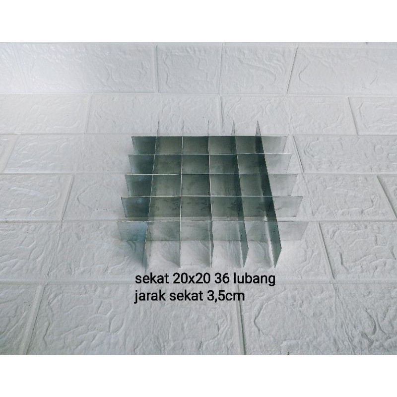 

sekat ukuran 20x20 36 lubang