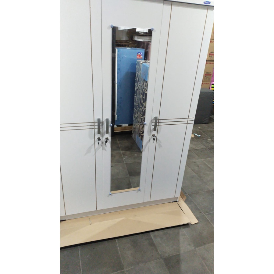LEMARI PAKAIAN KAYU 3 PINTU OLYMPIC GSTAR  LCBP