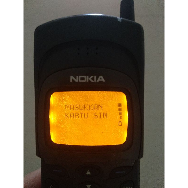 nokia pisang 8110