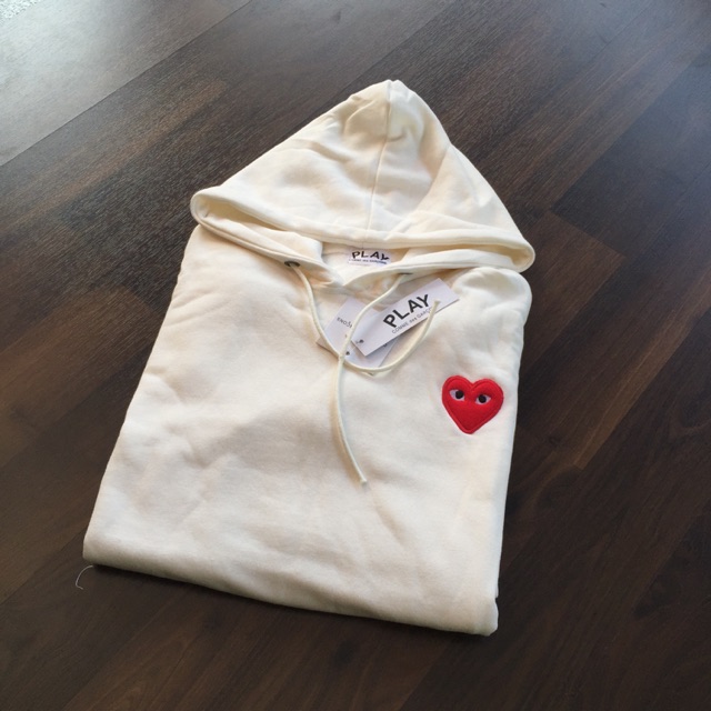 HOODIE PLAY CDG PUTIH BY PLAY COMME DES CARGGON + TAG LABEL, MIRROR 1:1 ORIGINAL