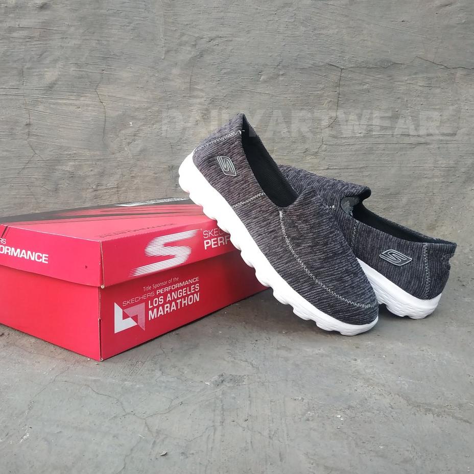 SEPATU SLIP ON PRIA SKECHERS GO WALK GO FLEX SLOP KASUAL COWOK HITAM PUTIH MADE IN VIETNAM
