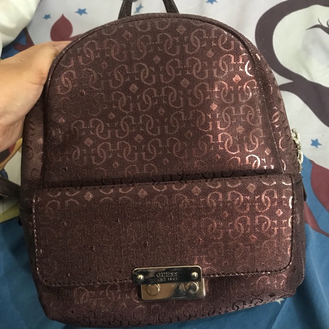 Tas guess ransel
