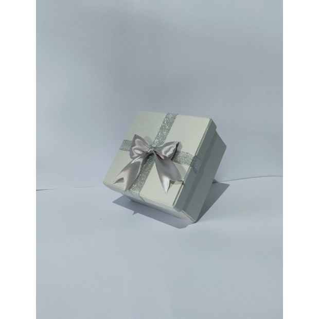 

KOTAK KADO 10x10x6 cm