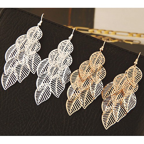 LRC Anting Gantung Fashion Metal Leaf Decorated Pure Color Design A4610X