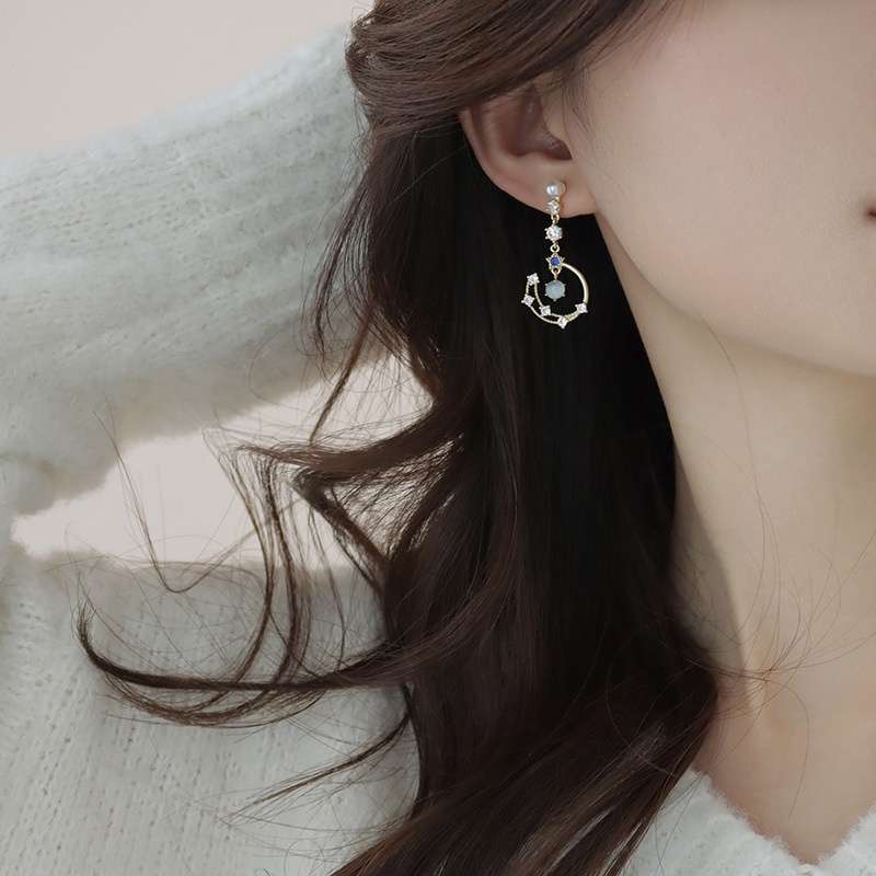 Anting Tusuk Gantung Desain Kupu-Kupu / Bunga hollow Hias Mutiara / Berlian Gaya Korea Untuk Wanita