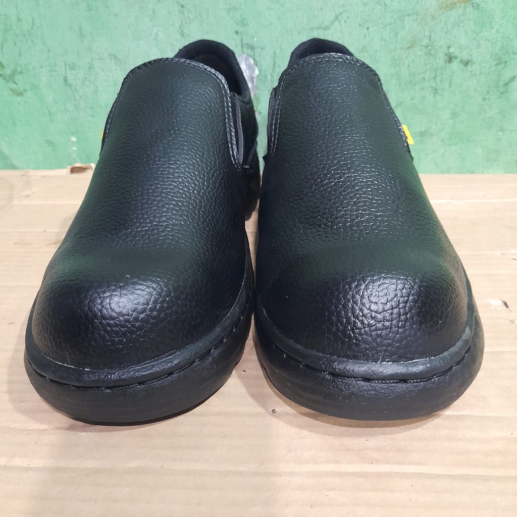 sepatu safety pendek slip on hitam