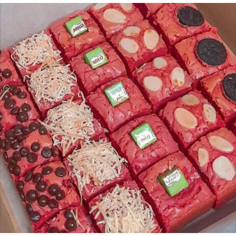 

Hampers.lebarannya/hari raya Fudge Brownies Red Velvet