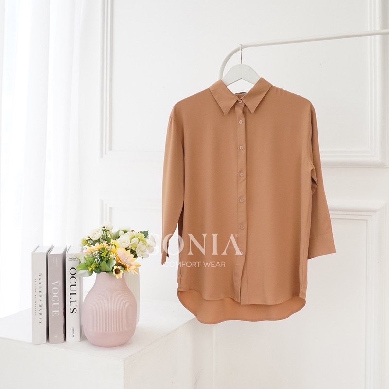 Bianca Top B2316 - SONIA / Kemeja Wanita Chiffon Premium Korea / Kemeja Wanita Sifon Lengan Panjang / Kemeja Wanita Premium / Basic sifon kemeja wanita BEST SELLER-Caramel