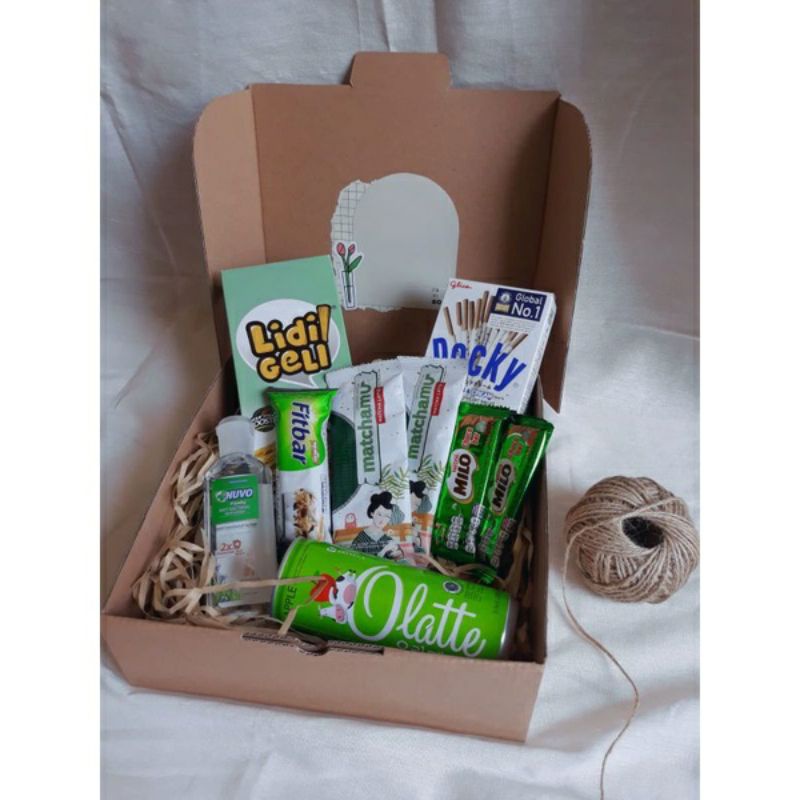 

Gift Box | Hampers Snack| Snack Box | Kado Ultah | Kado Anniversary | Kado Coklat Murah | Kado Wisuda Sempro