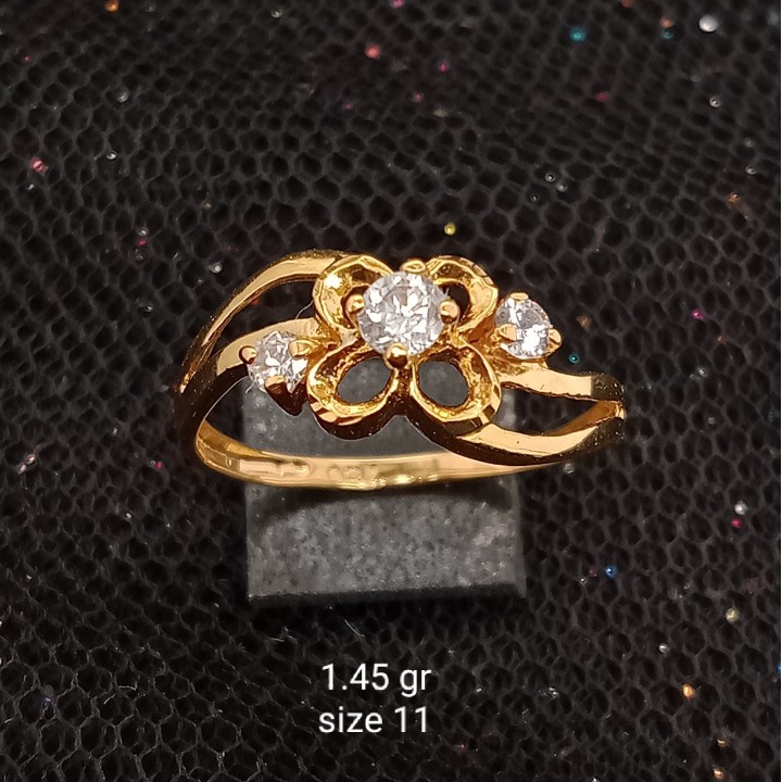 Cincin Emas 17 K - 1.45 gr Kadar 750 - 3051