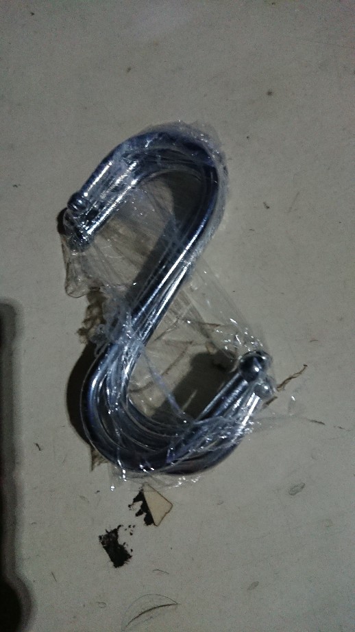 Gantungan Kaitan Huruf S