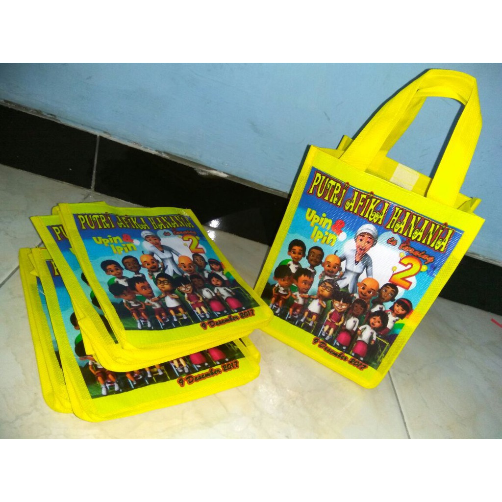 

Lnkshop Tas Uk A 15x10x20cm Tas Souvenir Ultah anak/Goodie Bag/tas ultah anak Motif UPIN IPIN/bebas
