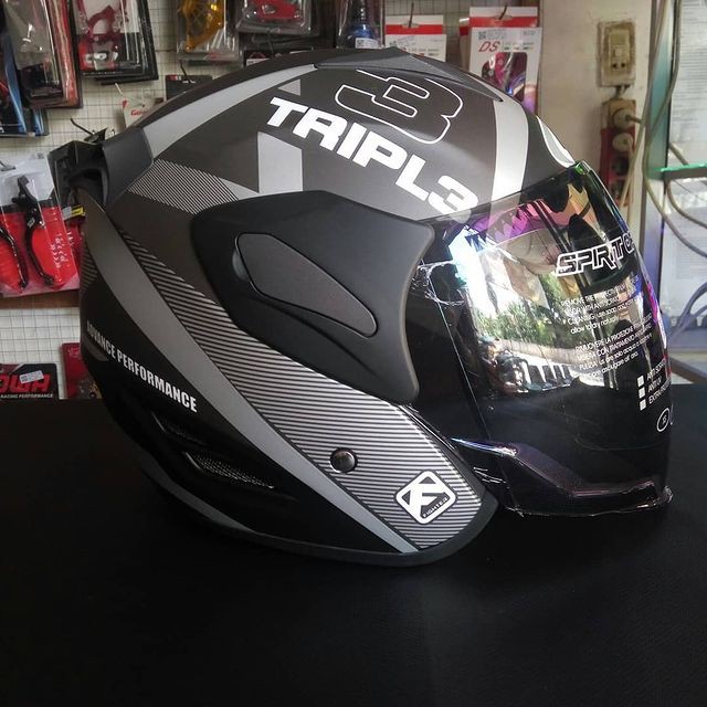 HELM GM FIGHTER TRIPLE SILVER DOFF