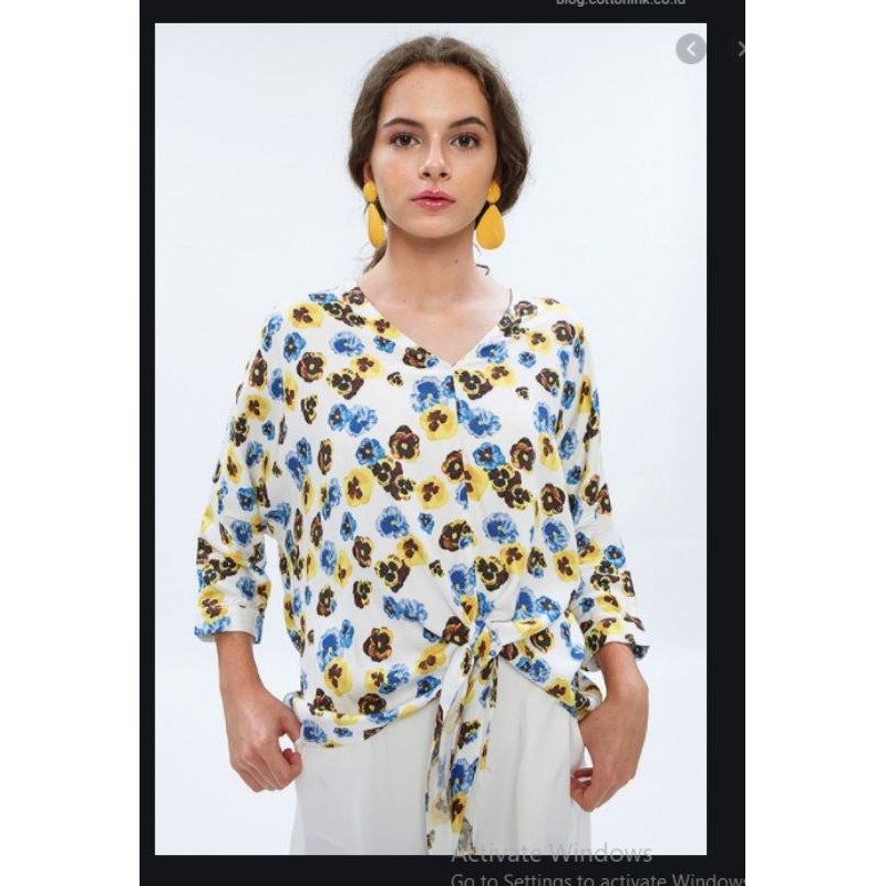 Cottonink Ayang Cempaka off white floral ortha size L