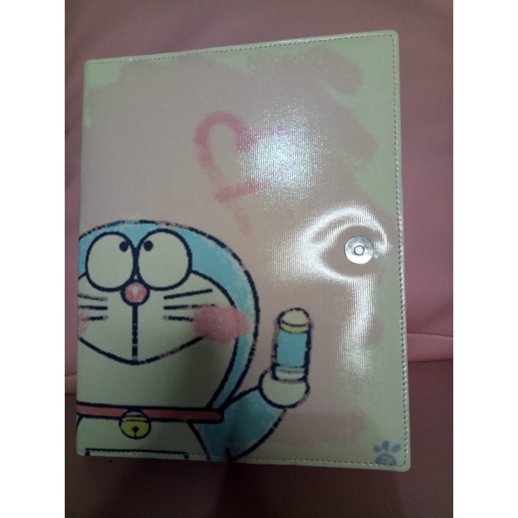 

Binder Motif Doraemon 26 Ring Kulit Sintetis