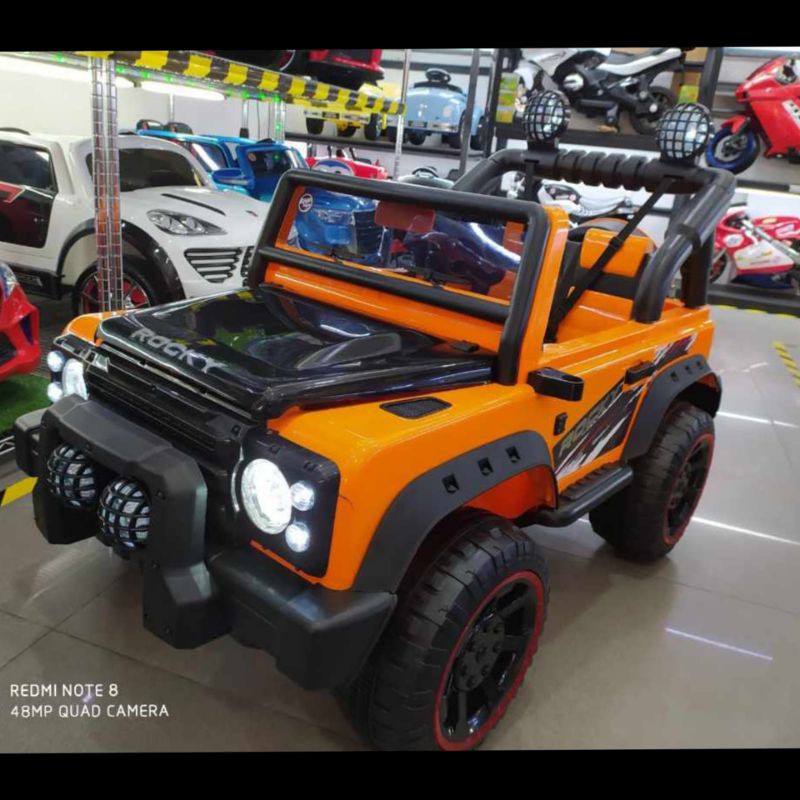 Mobil Aki Jeep Rocky