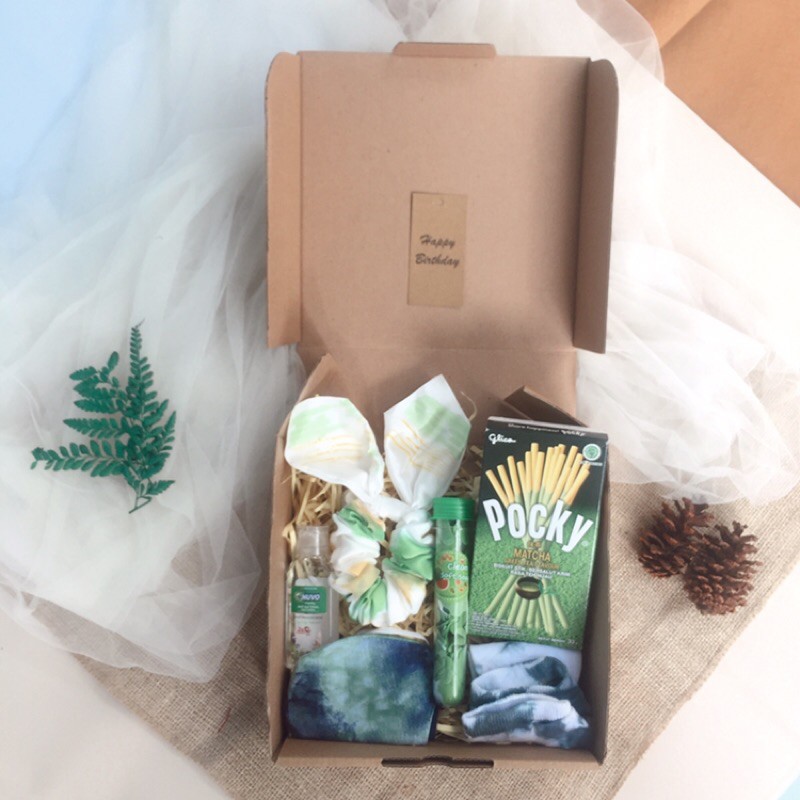 

hampers ulang tahun/ graduation / anniversary