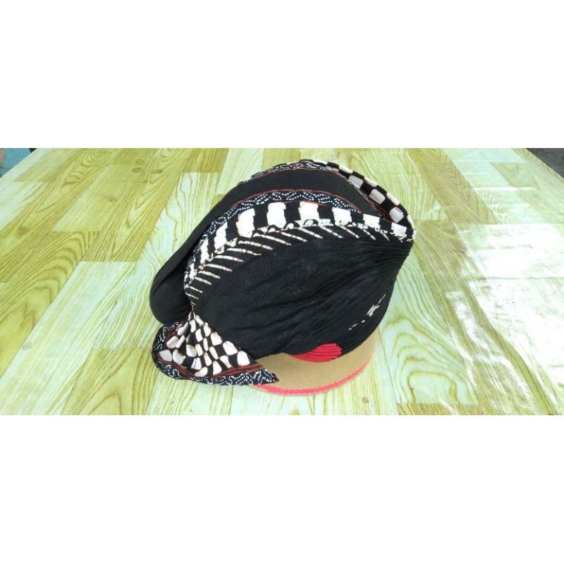 Blangkon Jogja Blankon Cuci Lipat Belangkon Jawa  Batik Hitam Topi Pria Dewasa Motif LengKemit