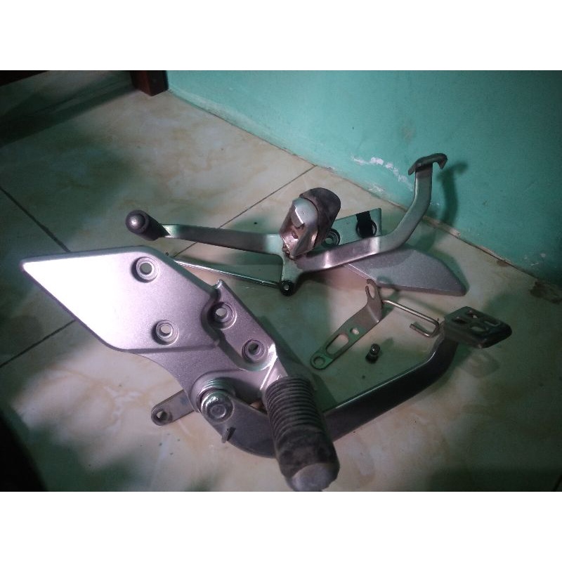 footstep original new vixion 2016