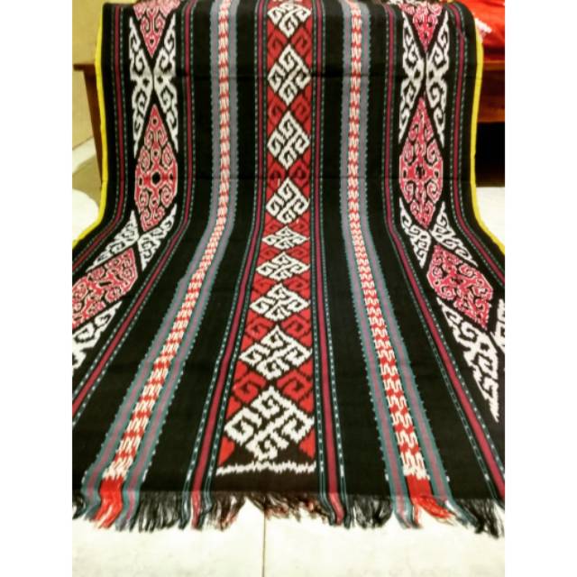 KAIN TENUN ETNIK HALUS MOTIF KALIMANTAN