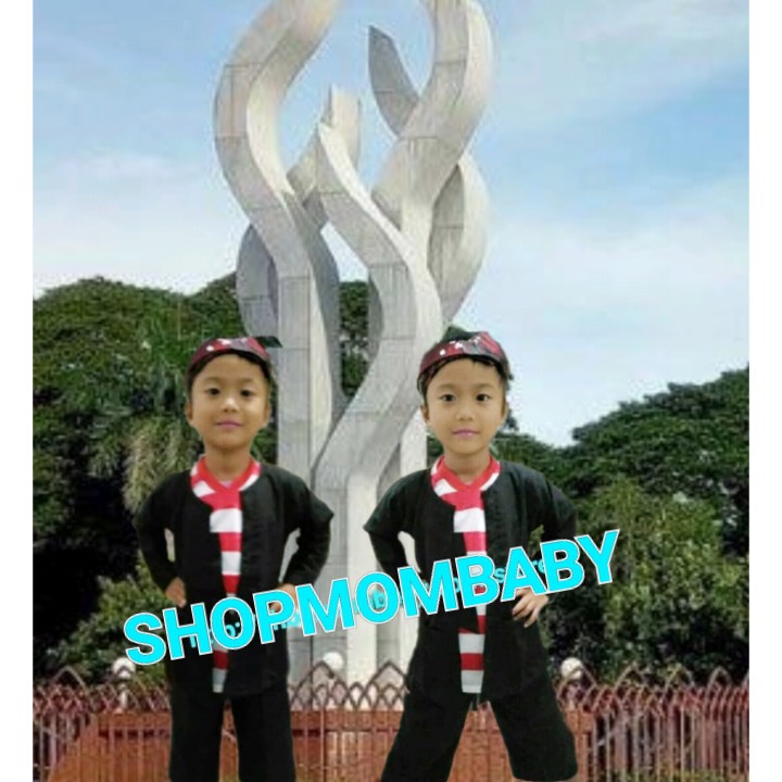 Baju adat madura sakera