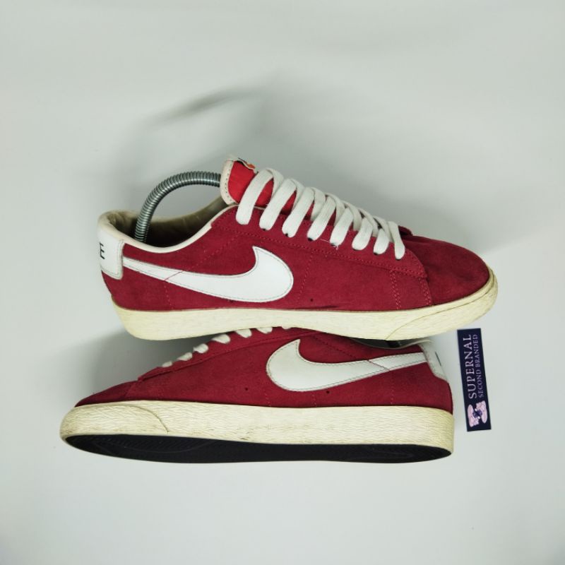 nike red blazer low