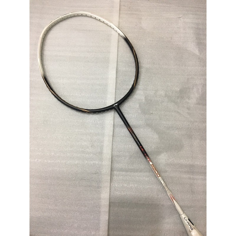 Lining UC lite 8200 / raket badminton/bulutangkis