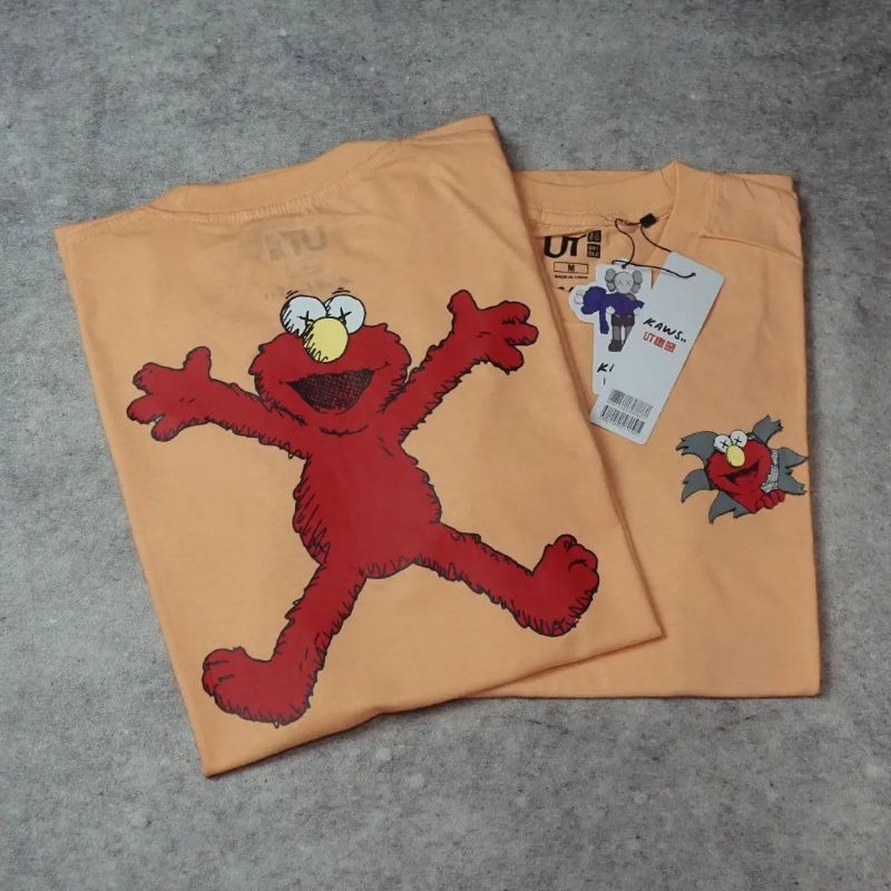 KAOS UNIQLO X KAWS