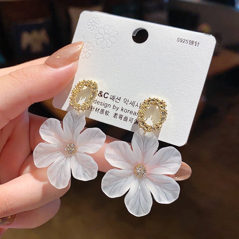 Shuling S925 silver needle Summer Earrings White Flower Petal Earrings Female High Sense Wholesale Earrings