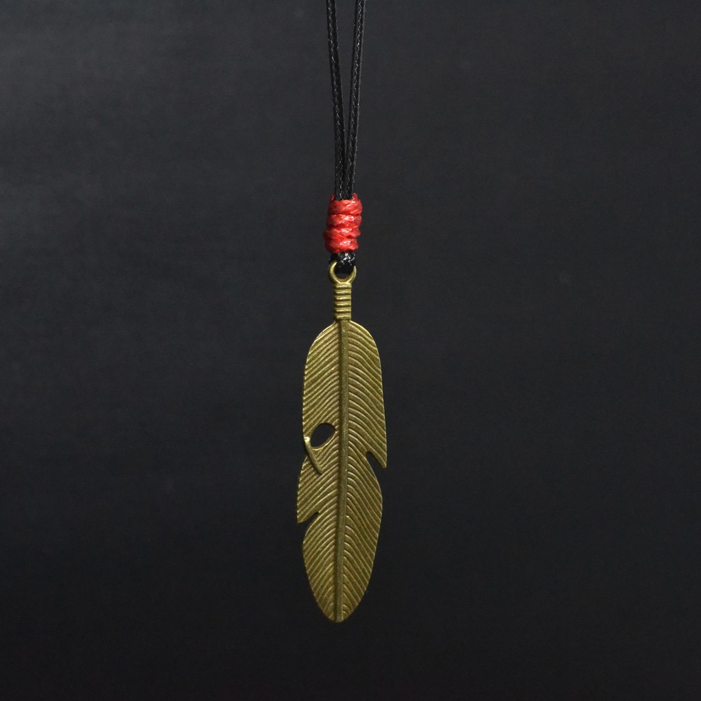 Kalung Tali Pria Titanium Liontin Bulu Besar Feather Warna Emas Antik Gold 3 Dimensi