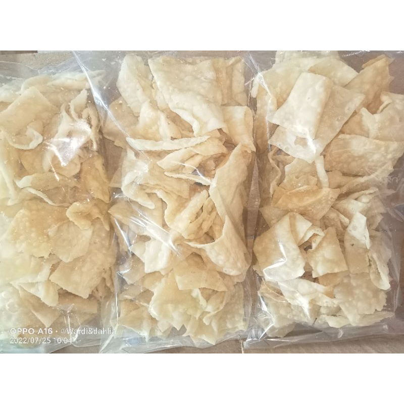 

keripik pangsit rasa original dan balado