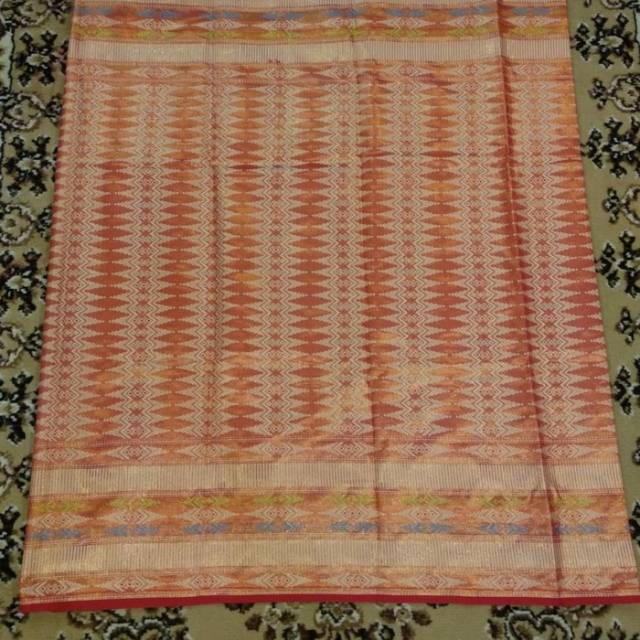 Songket Palembang sarung dan selendang