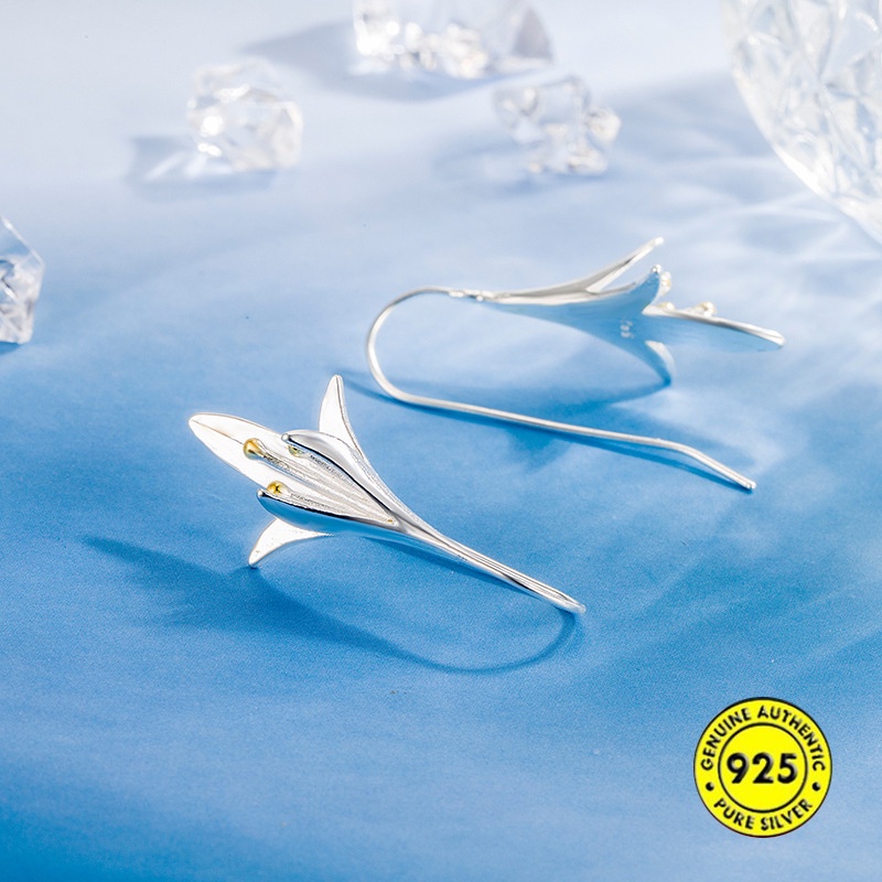 Anting Bentuk Bunga Lily Tiga Dimensi Bahan Sterling Silver Gaya Retro Untuk Wanita