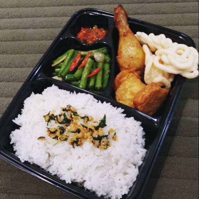 

Nasi box with Ayam goreng + Tempe+ buncis + sambal