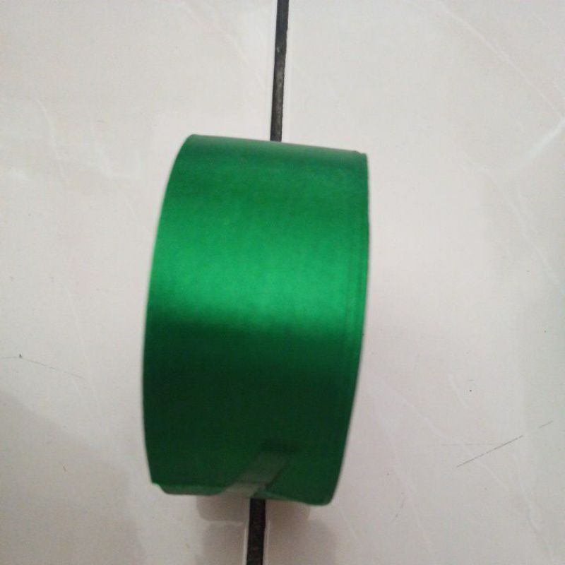 

1 roll pita satin hijau botol 1,5inchi 4cm 25yard