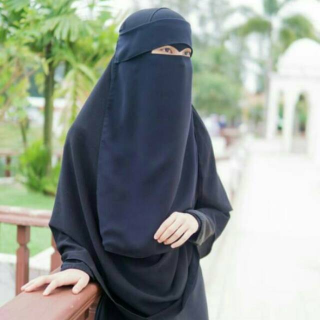 Cadar niqab elang poni.  Niqab poni eagle eye