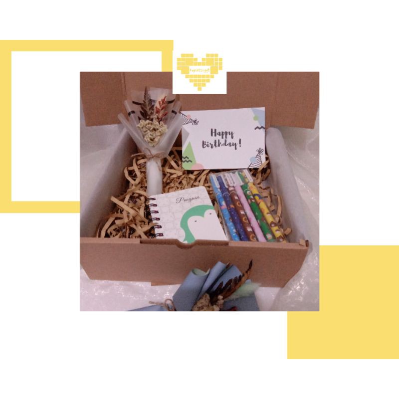 

HAMPERS GIFT BOX NOTEBOOK + BOUQUET