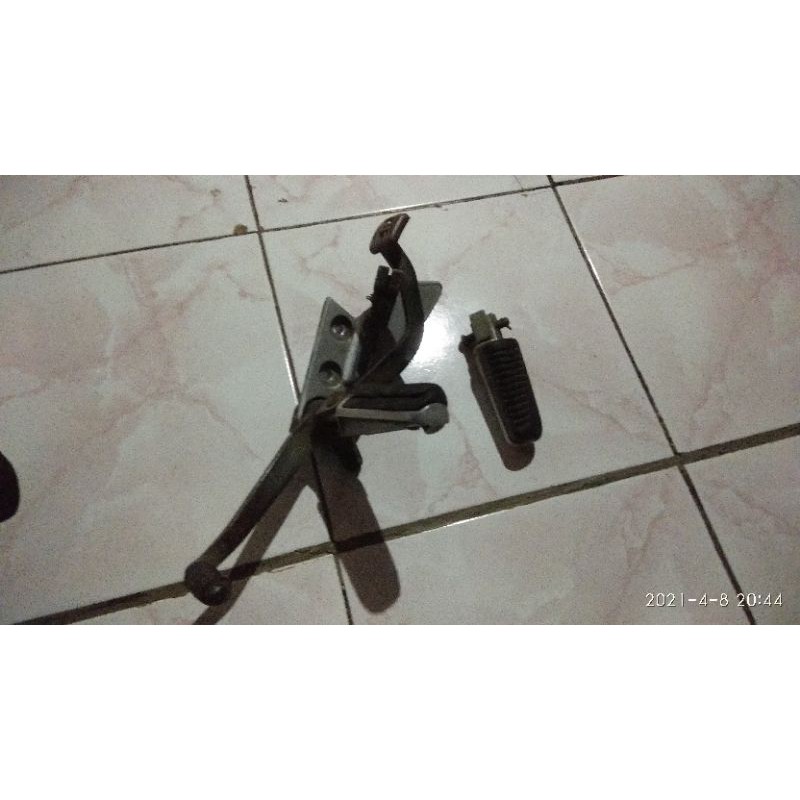 footstep depan vixion nvl kiri