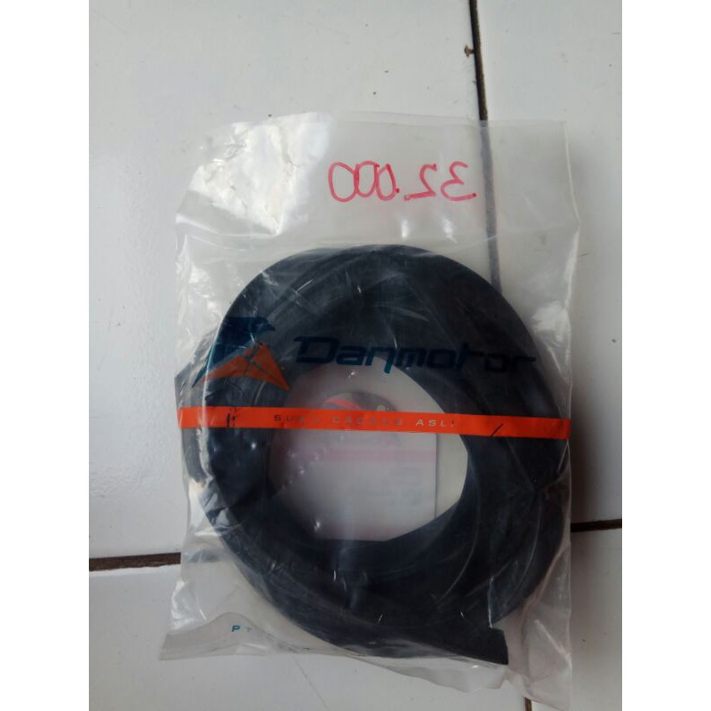 karet box laci depan vespa