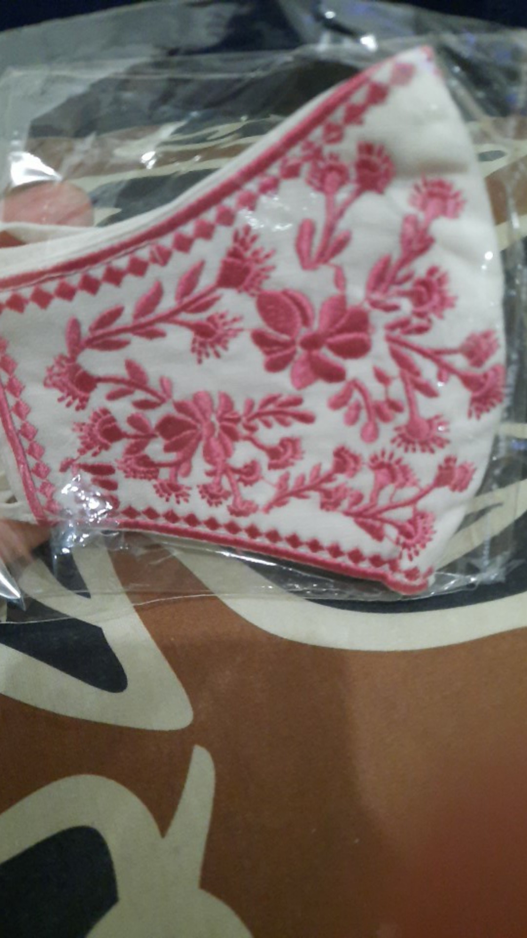 Masker Bordir Ranting Bunga Pink