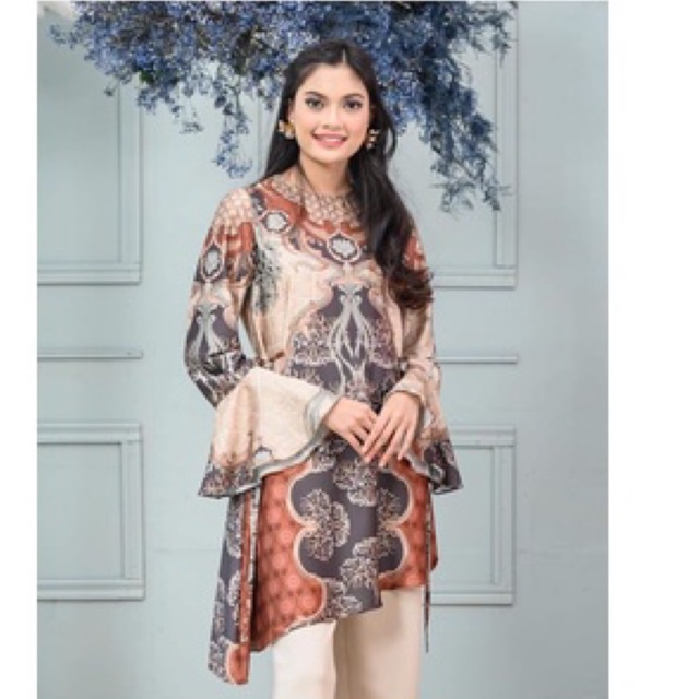 Hailey Tunik Wearing Klamby