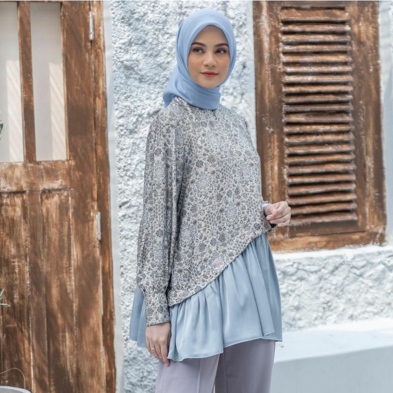 Rhea Shirt Heaven Lights