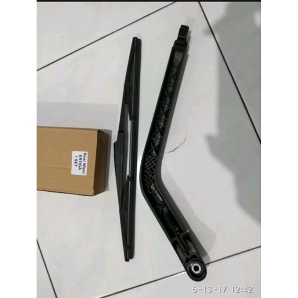 wiper belakang ertiga