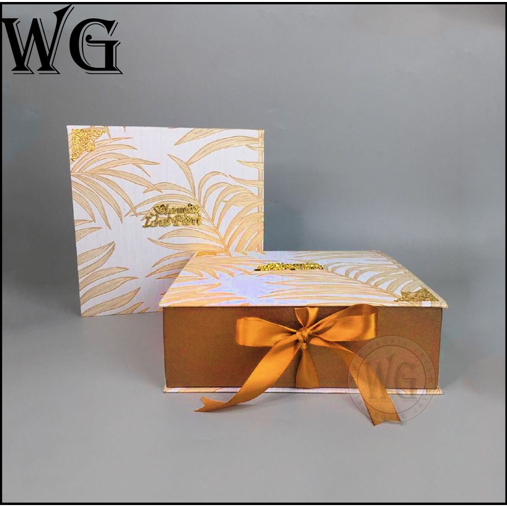 

box kotak / Box Lebaran Persegi Gold / Box Hampers IdulFitri 22cm / 4 Toples 250 gram